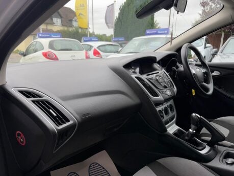 Ford Focus 1.6 TDCi Zetec Navigator Euro 5 (s/s) 5dr 15