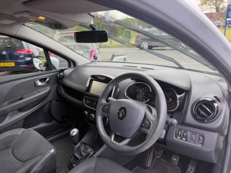 Renault Clio 0.9 TCe Iconic Euro 6 (s/s) 5dr 9