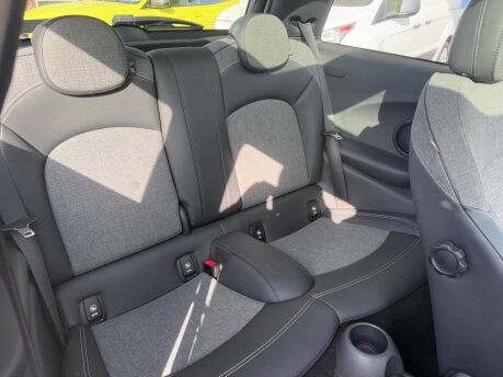 Mini Hatch 1.5 Cooper Euro 6 (s/s) 3dr 11