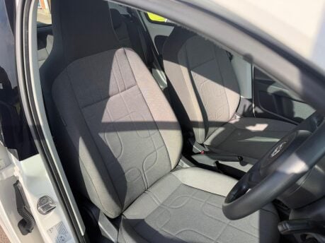 Volkswagen Up 1.0 Move up! Euro 5 5dr 17