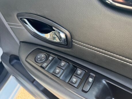 Renault Scenic 1.5 dCi Dynamique Nav Euro 6 (s/s) 5dr 19