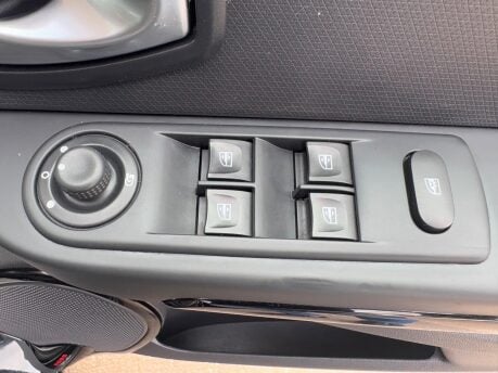 Renault Clio 1.5 dCi Dynamique S Nav Auto Euro 6 5dr 17