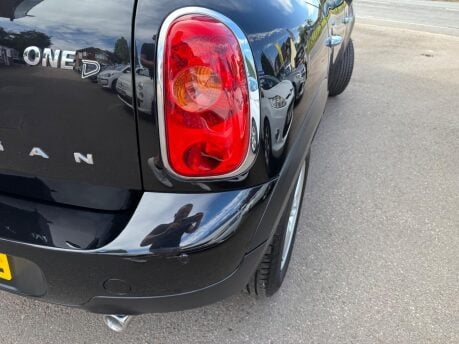 Mini Countryman 1.6 One D Euro 5 (s/s) 5dr 17