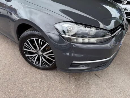 Volkswagen Golf 1.6 TDI BlueMotion Tech SE Nav Euro 6 (s/s) 5dr 15