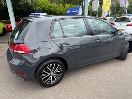 Volkswagen Golf 1.6 TDI BlueMotion Tech SE Nav Euro 6 (s/s) 5dr 11