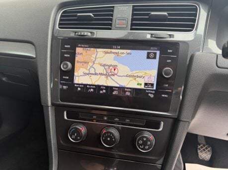 Volkswagen Golf 1.6 TDI BlueMotion Tech SE Nav Euro 6 (s/s) 5dr 29