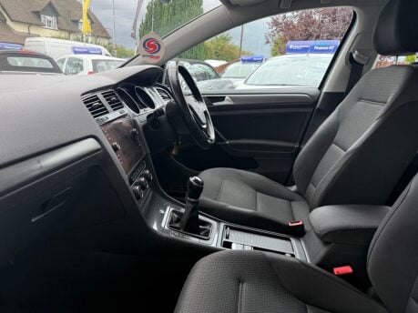 Volkswagen Golf 1.6 TDI BlueMotion Tech SE Nav Euro 6 (s/s) 5dr 39
