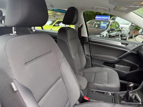 Volkswagen Golf 1.6 TDI BlueMotion Tech SE Nav Euro 6 (s/s) 5dr 30