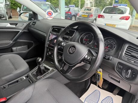 Volkswagen Golf 1.6 TDI BlueMotion Tech SE Nav Euro 6 (s/s) 5dr 33