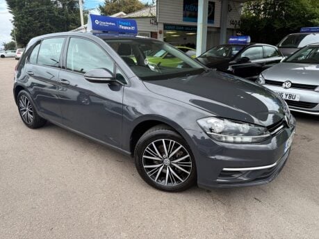 Volkswagen Golf 1.6 TDI BlueMotion Tech SE Nav Euro 6 (s/s) 5dr 12