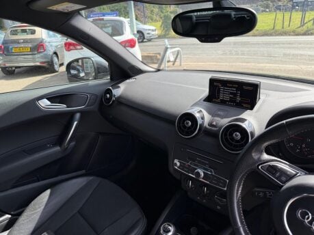 Audi A1 1.6 TDI S line Sportback Euro 6 (s/s) 5dr (Nav) 12