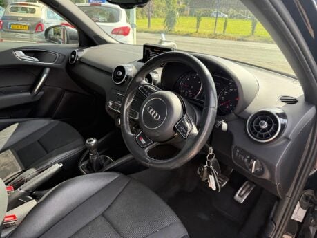 Audi A1 1.6 TDI S line Sportback Euro 6 (s/s) 5dr (Nav) 11