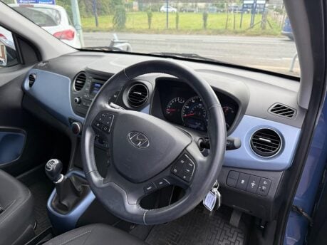 Hyundai i10 1.0 Premium Euro 5 5dr 12