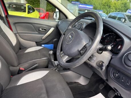 Dacia Sandero Stepway 0.9 TCe Laureate Euro 5 5dr 14