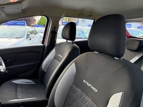 Dacia Sandero Stepway 0.9 TCe Laureate Euro 5 5dr 27