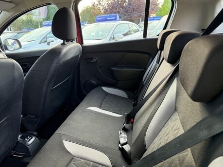 Dacia Sandero Stepway 0.9 TCe Laureate Euro 5 5dr 19