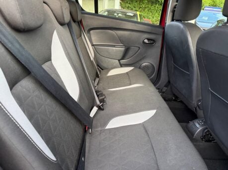 Dacia Sandero Stepway 0.9 TCe Laureate Euro 5 5dr 16