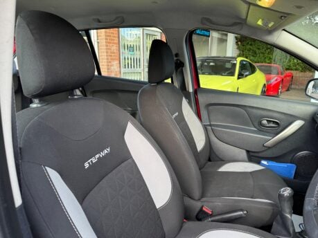 Dacia Sandero Stepway 0.9 TCe Laureate Euro 5 5dr 13