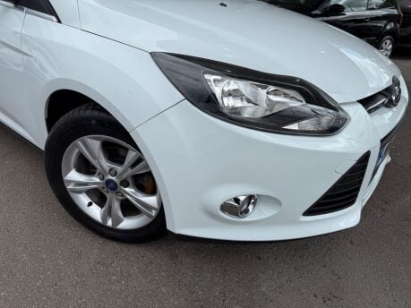 Ford Focus 1.6 Zetec Euro 5 5dr 8