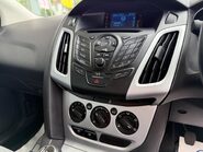 Ford Focus 1.6 Zetec Euro 5 5dr 31