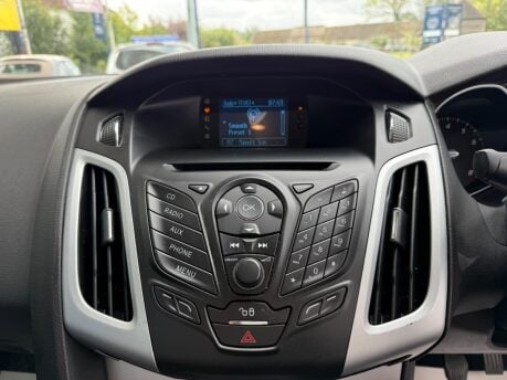 Ford Focus 1.6 Zetec Euro 5 5dr 32