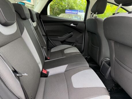 Ford Focus 1.6 Zetec Euro 5 5dr 25