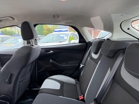 Ford Focus 1.6 Zetec Euro 5 5dr 28