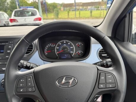 Hyundai i10 1.0 Premium Euro 5 5dr 29