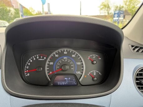Hyundai i10 1.0 Premium Euro 5 5dr 28