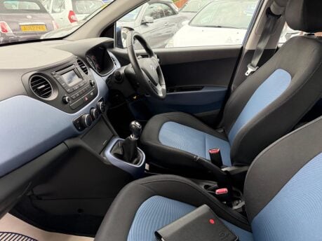 Hyundai i10 1.0 Premium Euro 5 5dr 33