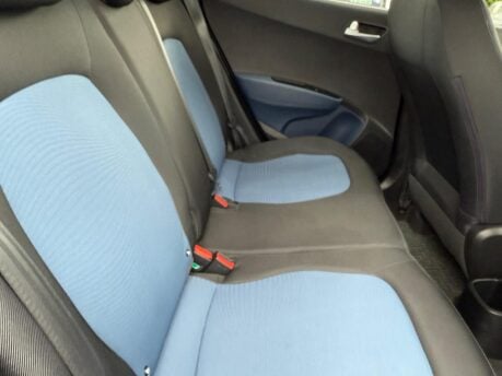 Hyundai i10 1.0 Premium Euro 5 5dr 21