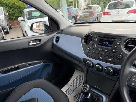 Hyundai i10 1.0 Premium Euro 5 5dr 19