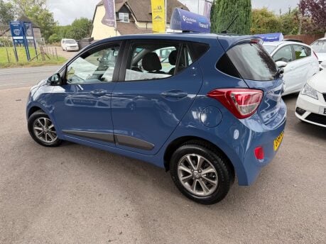 Hyundai i10 1.0 Premium Euro 5 5dr 11