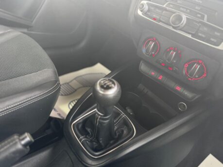 Audi A1 1.6 TDI S line Sportback Euro 6 (s/s) 5dr (Nav) 26