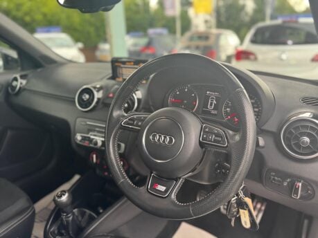 Audi A1 1.6 TDI S line Sportback Euro 6 (s/s) 5dr (Nav) 29