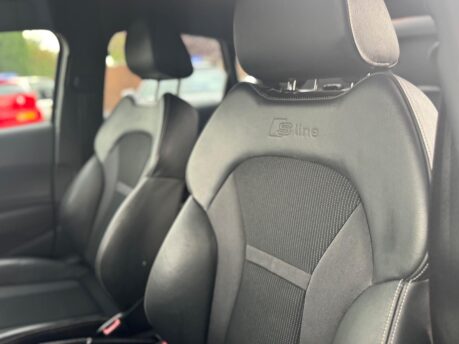 Audi A1 1.6 TDI S line Sportback Euro 6 (s/s) 5dr (Nav) 32