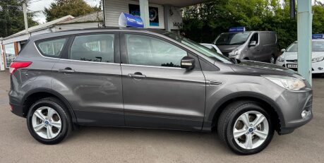 Ford Kuga 2.0 TDCi Zetec Powershift AWD Euro 5 5dr 8