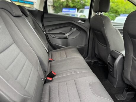 Ford Kuga 2.0 TDCi Zetec Powershift AWD Euro 5 5dr 29