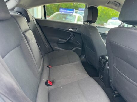 Vauxhall Insignia 2.0 CDTi ecoFLEX Exclusiv Euro 5 (s/s) 5dr 22