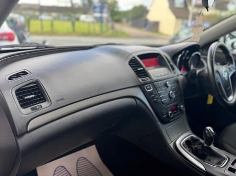 Vauxhall Insignia 2.0 CDTi ecoFLEX Exclusiv Euro 5 (s/s) 5dr 26