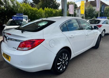 Vauxhall Insignia 2.0 CDTi ecoFLEX Exclusiv Euro 5 (s/s) 5dr 7