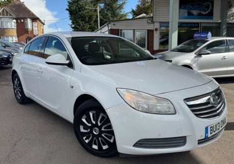 Vauxhall Insignia 2.0 CDTi ecoFLEX Exclusiv Euro 5 (s/s) 5dr 1