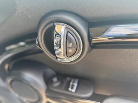 Mini Hatch 1.5 Cooper Euro 6 (s/s) 3dr 20