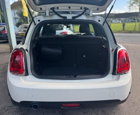 Mini Hatch 1.5 Cooper Euro 6 (s/s) 3dr 35