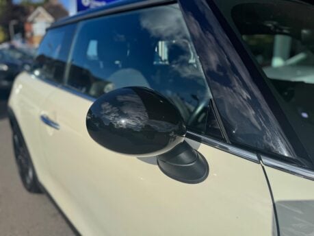 Mini Hatch 1.5 Cooper Euro 6 (s/s) 3dr 13