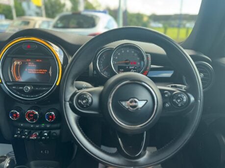 Mini Hatch 1.5 Cooper Euro 6 (s/s) 3dr 24