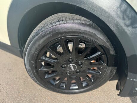 Mini Hatch 1.5 Cooper Euro 6 (s/s) 3dr 14