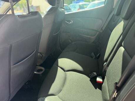 Renault Clio 0.9 TCe Iconic Euro 6 (s/s) 5dr 30
