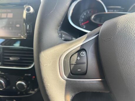 Renault Clio 0.9 TCe Iconic Euro 6 (s/s) 5dr 21