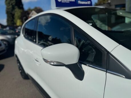 Renault Clio 0.9 TCe Iconic Euro 6 (s/s) 5dr 13